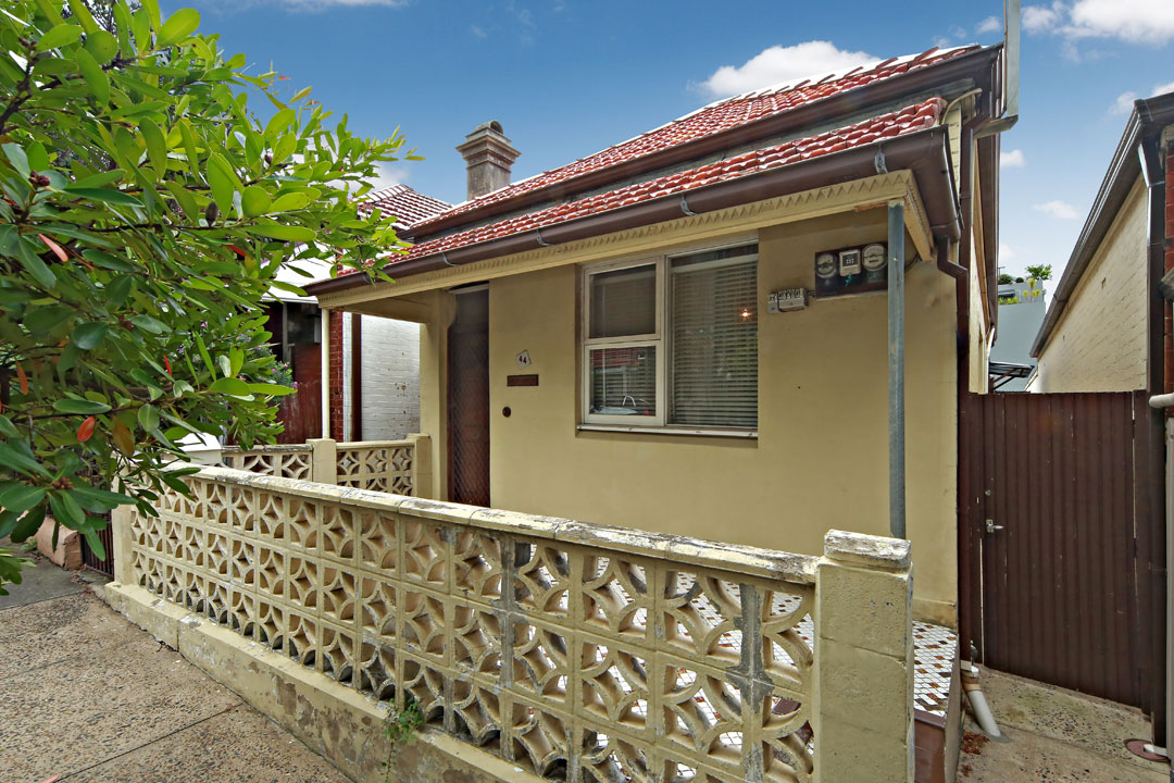 Margaret Street, Petersham